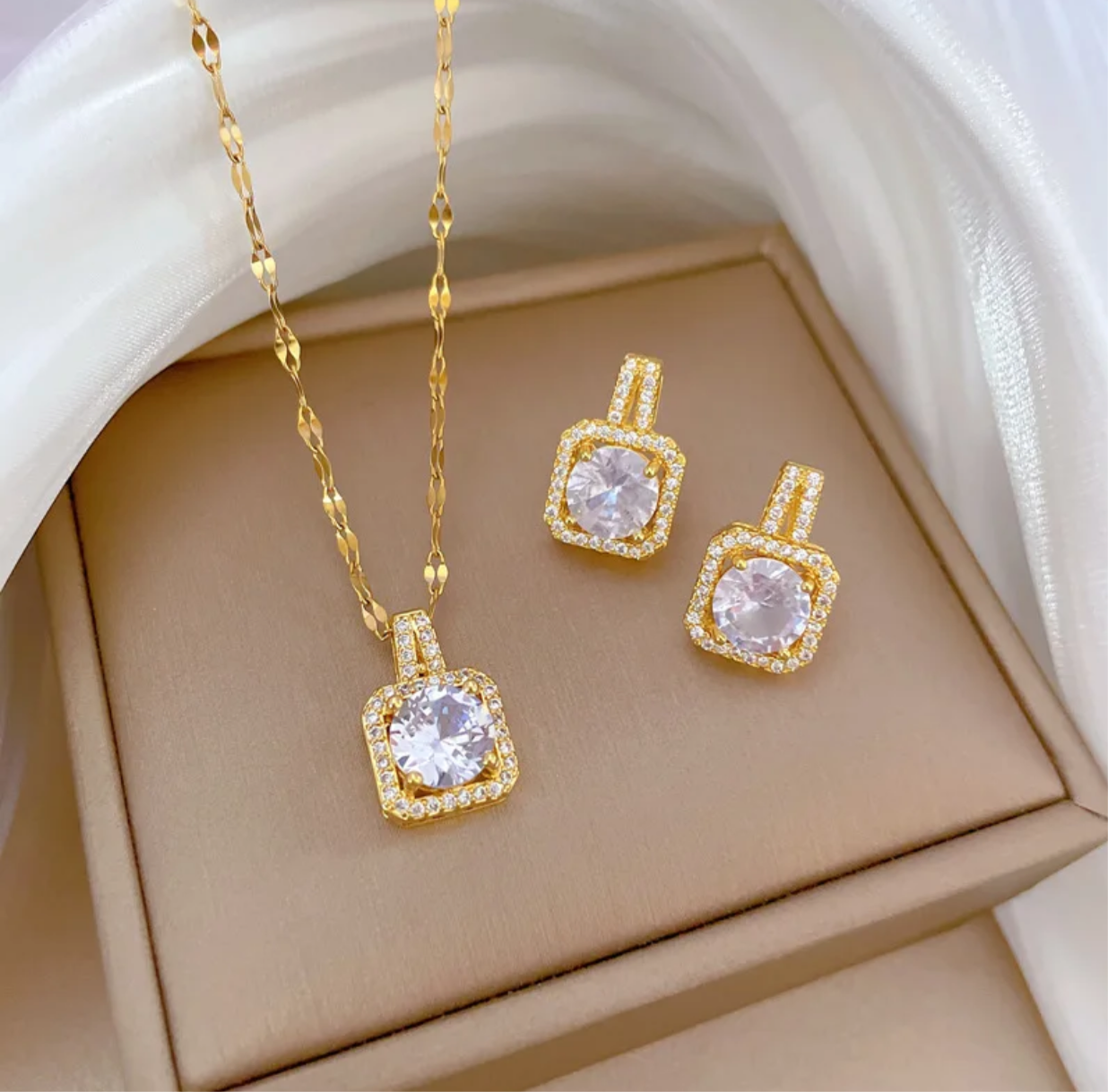 Delicate CZ zircon iced out pendant & tops set