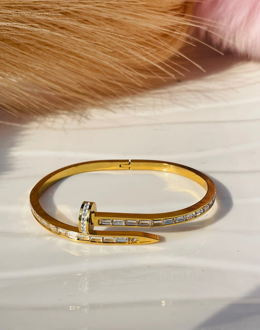 ✨22k Zircon Crystal Cut Gold Nail Cuff Bracelet ✨