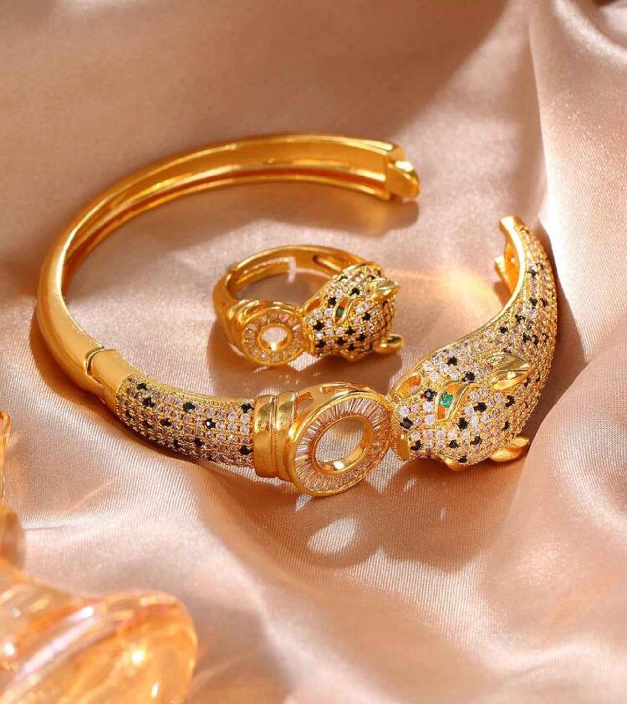 ✨24k Exclusive Stainless steel Zircon Studded Leopard Set ✨