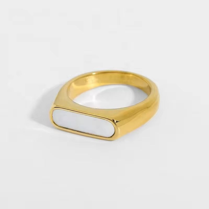 Signet Pearl Gold Ring ✨