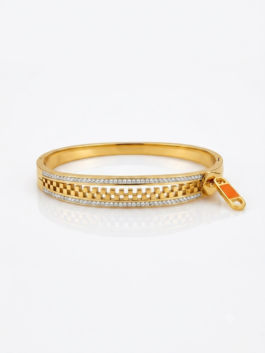 ✨Stainless steel Gold Crystal studded Zip Cuff Bracelet ✨
