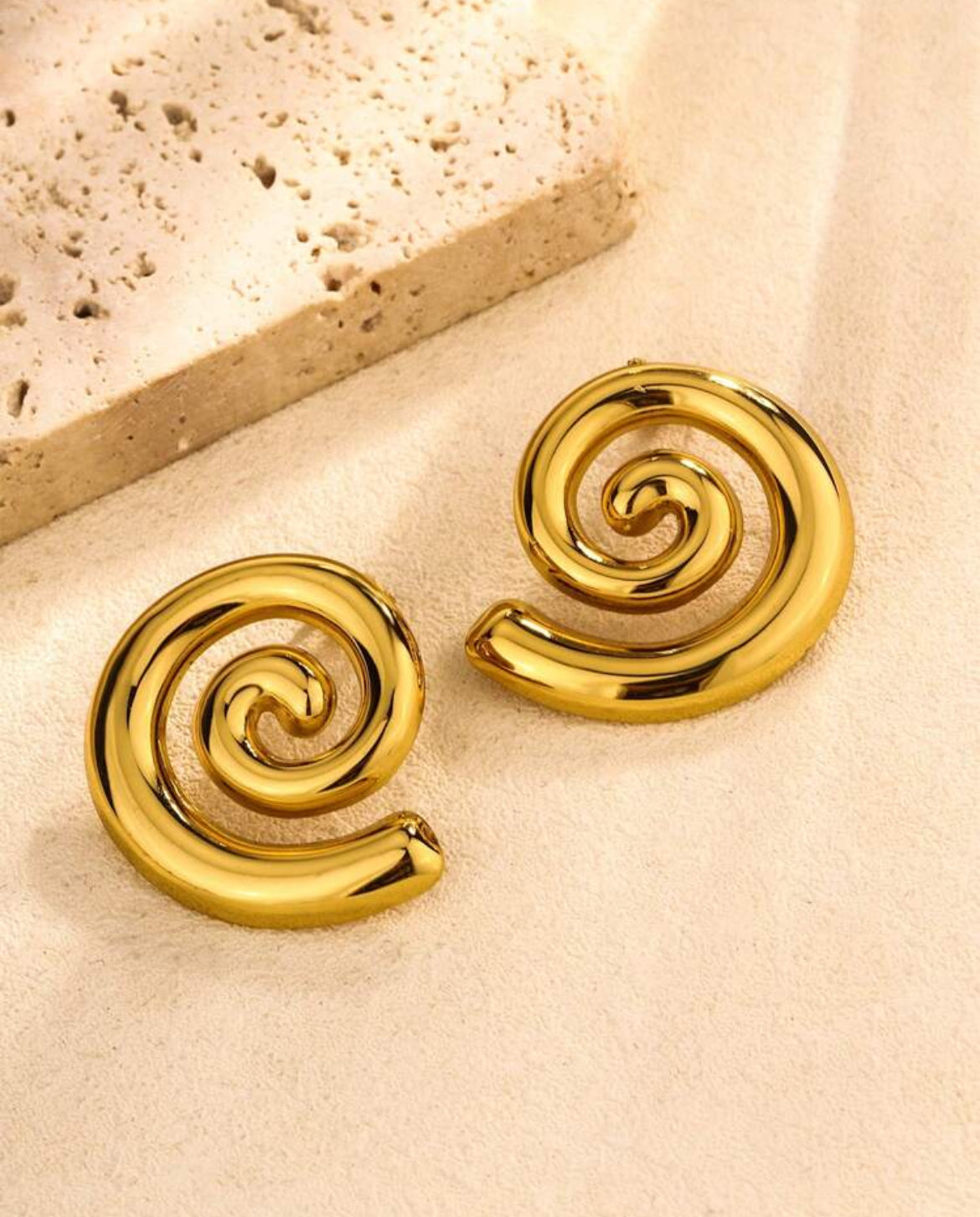 Stainless steel Gold Velo Hoop earring ✨