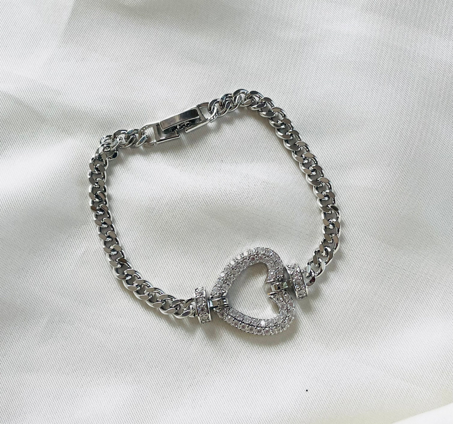 ✨Stainless steel Silver Zirconia Heart chain Bracelet✨