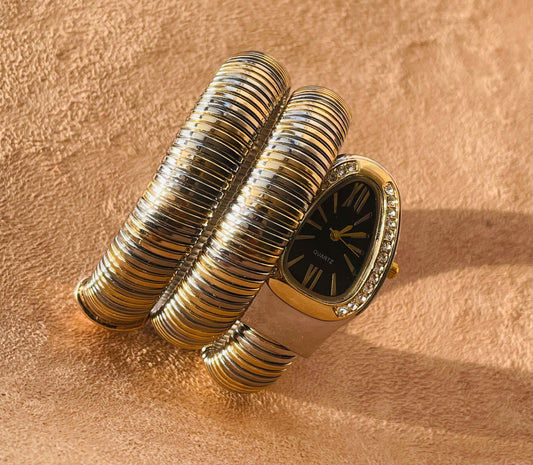 ✨Exclusive Crystal studded black dial serpenti snake Silverxgold watch✨