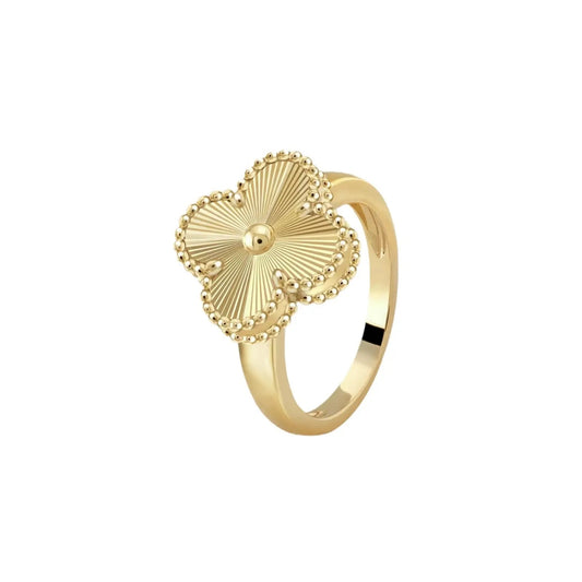 ✨Golden Clovie Ring ✨