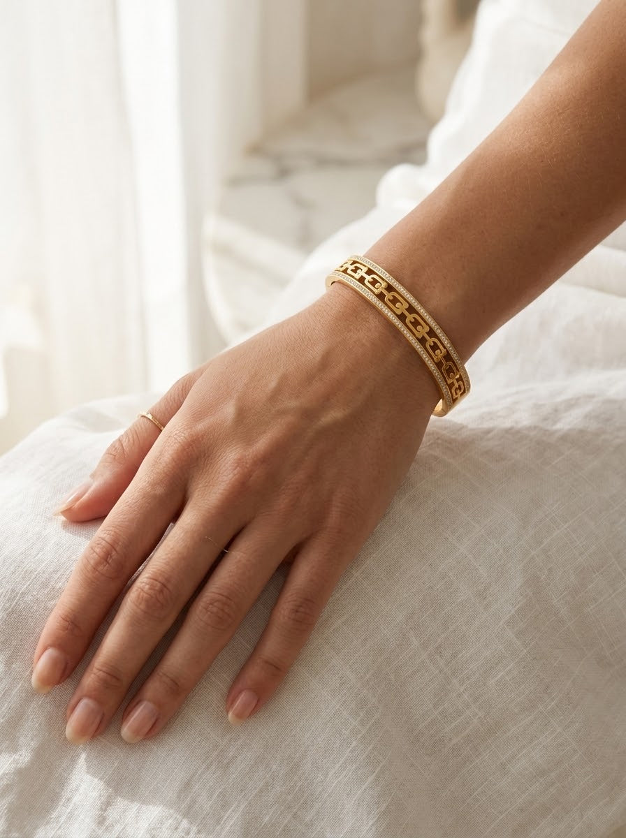 ✨Stainless steel Crystal Diamantes Gold Verse Cuff Bracelet ✨