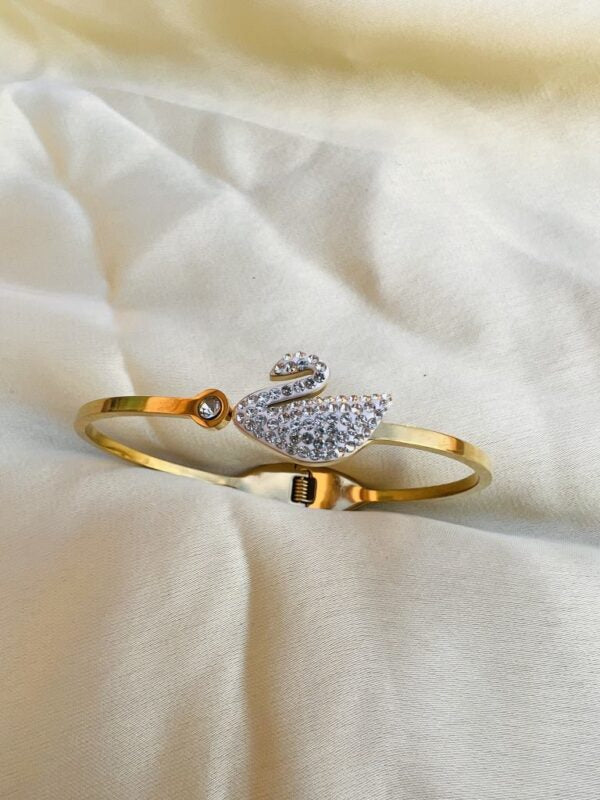 ✨Stainless Steel Gold White Duck Bracelet ✨