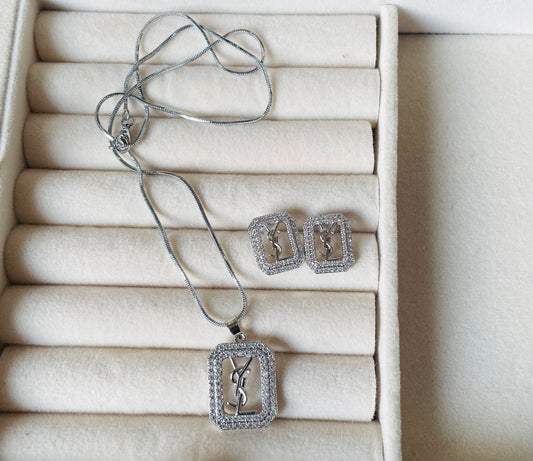 ✨Sterling silver Zirconium Branded Pendant and earrings Set ✨
