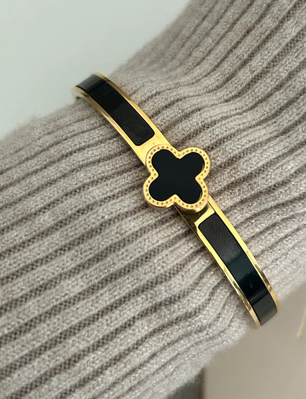 ✨Stainless steel Black Enamel Clovie Cuff ✨