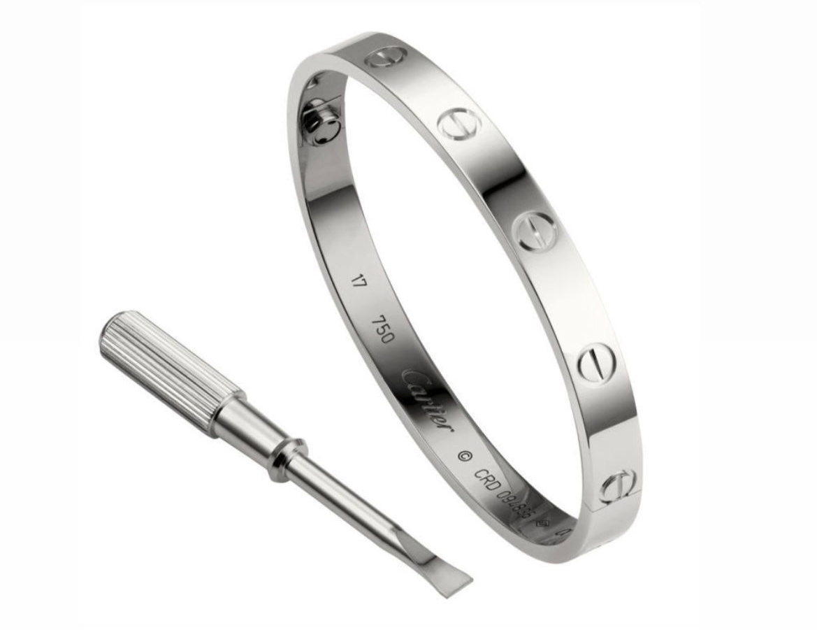 ✨Classic Silver carte Cuff bracelet with Screw✨