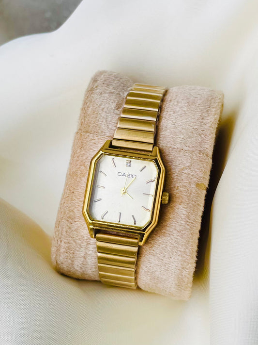 ✨Gold Casio Link Watch ✨