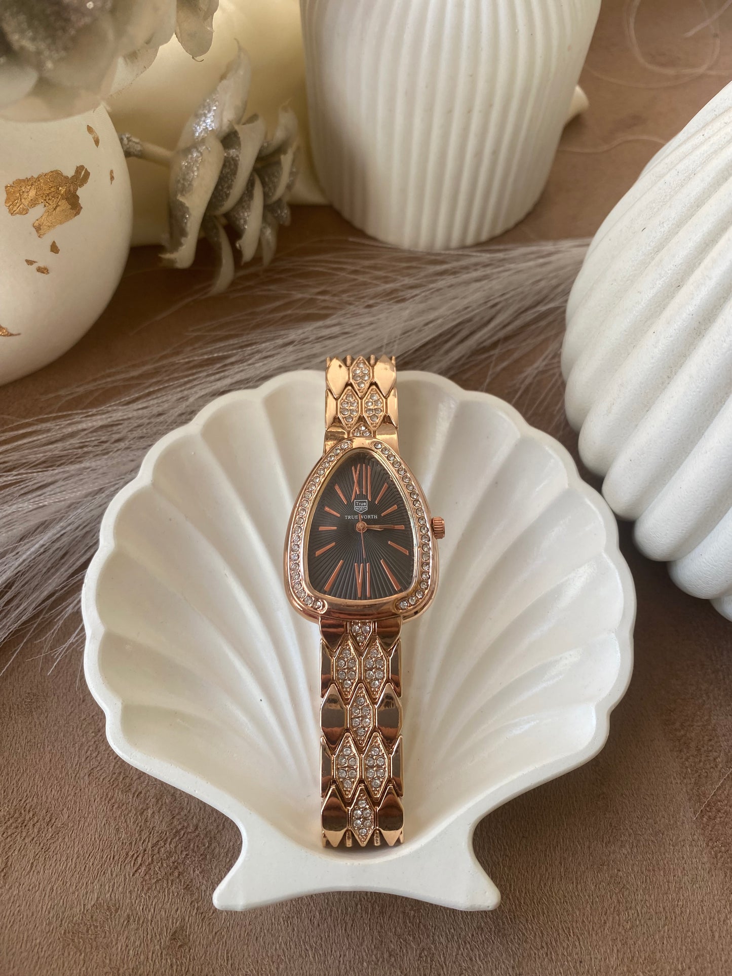✨ Exquisite Rose Gold Crystal Studded Black Dial True worth Watch✨