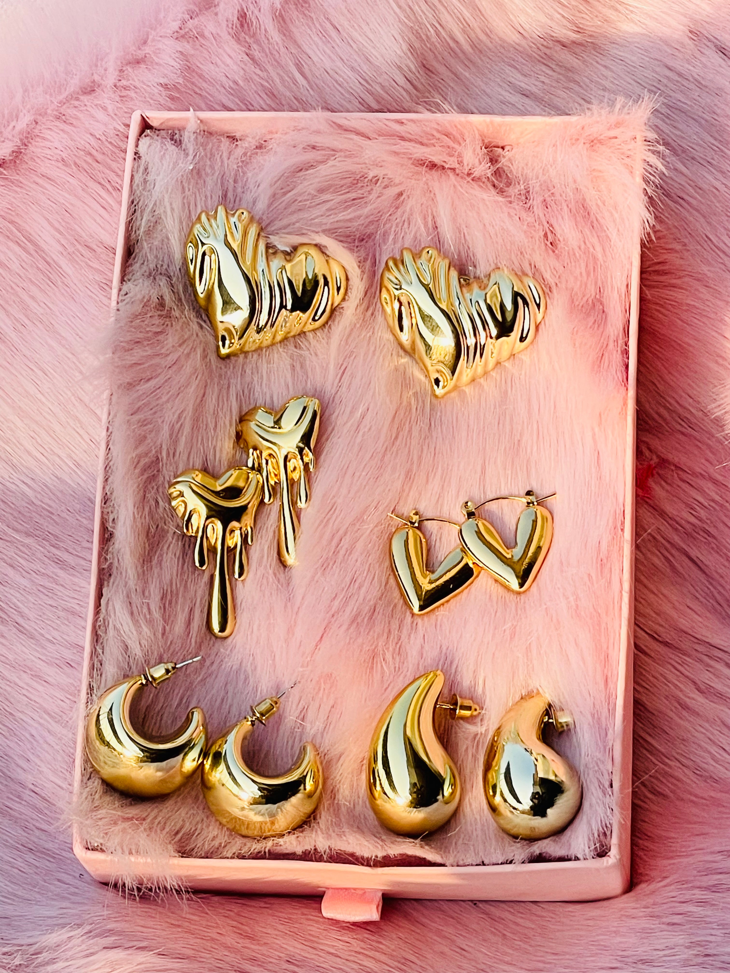 Dealbox ✨ 5 Statement Gold chick Daily wear  Earrings with a storage Box