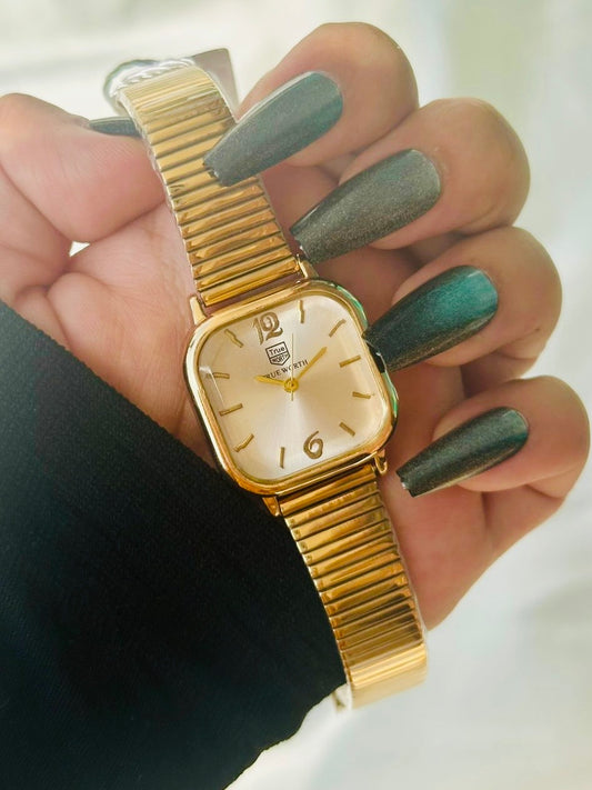 ✨Exquisite Gold  Link True Worth Watch ✨
