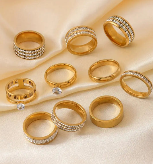 ✨Stainless Steel Set of 10 Gold Rings✨