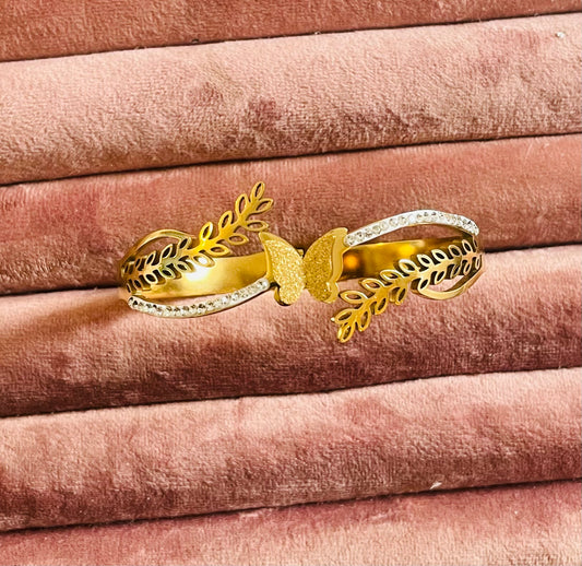 ✨Stainless steel Gold Diamantés Butterfly Cuff Bracelet ✨