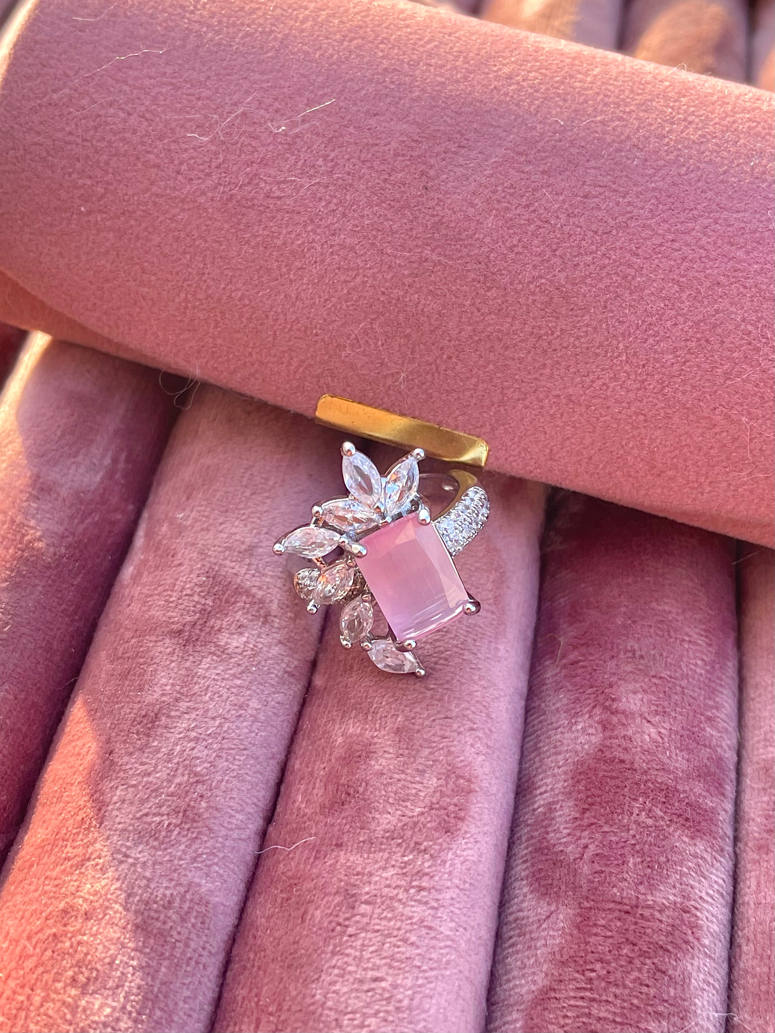 Zirconium Tea Pink Leaf Ring