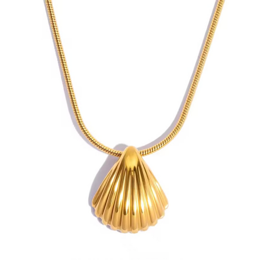 ✨Exquisite Stainless steel Shell Gold Pendant✨