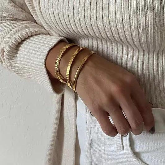 ✨Stainless steel Exquisite Gold Leaf Cuff Bracelet ✨