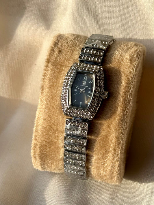 ✨Crystal Studded Black Dial Silver Chain True Worth Watch ✨