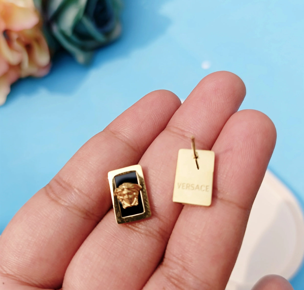 Black enamel vers studs
