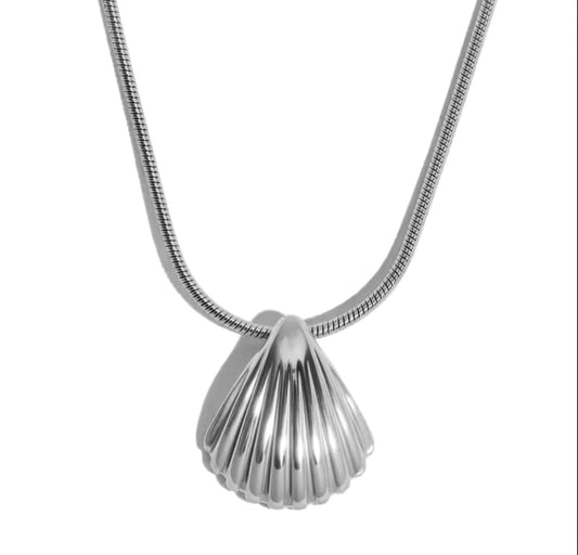 Silver shell pendant