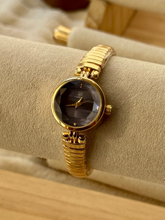✨Stainless Steel Blue Dial Gold serpentine Chain True Worth Watch ✨