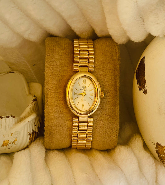 ✨Exquisite White Dial Gold Strap True Worth Watch ✨