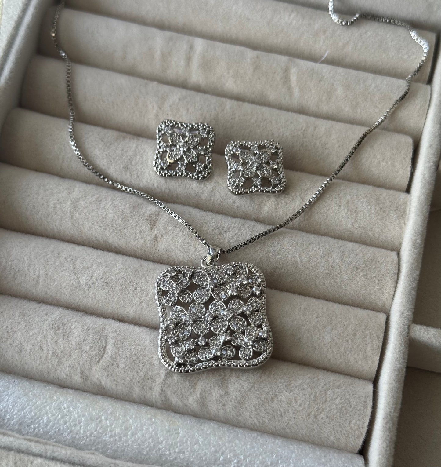 Sterling Zircon Silver flores Pendant tops set