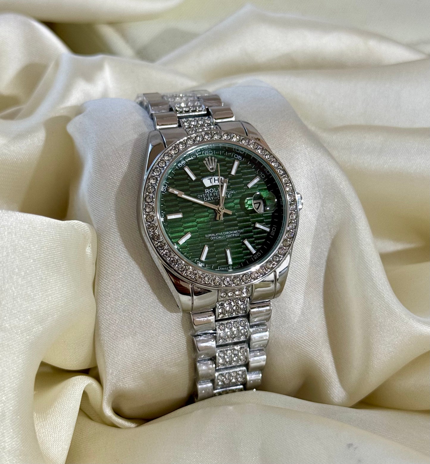 Exclusive emerald Dial and silver crystal studded Chain Classic Watch