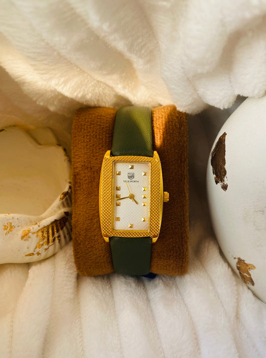 ✨Exquisite White Dial Green Strap True Worth Watch ✨