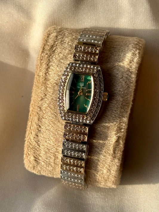 ✨Crystal Studded Emerald Dial SilverxGold  Chain True Worth Watch ✨