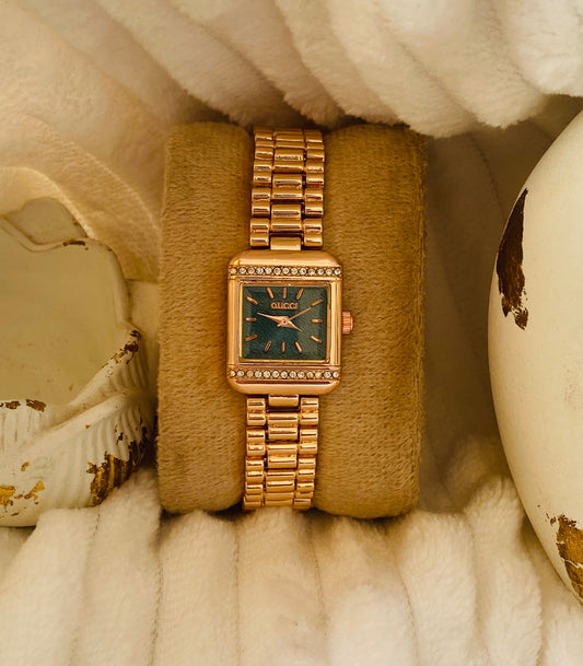 ✨Exquisite Emerald Dial Gold Strap Crystal Studded Watch ✨
