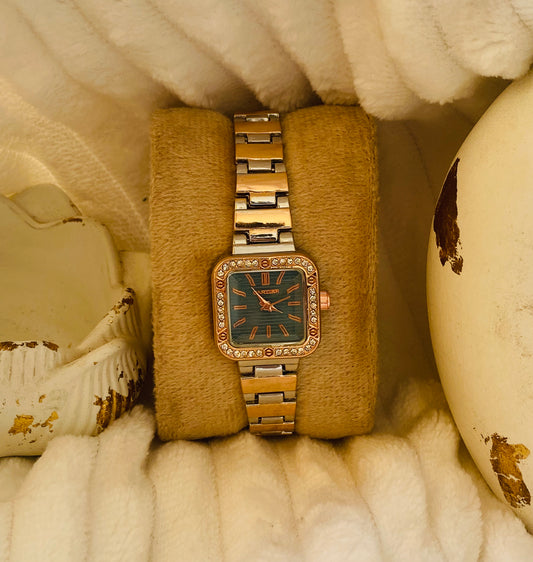 ✨Exquisite Emerald Dial RoseGoldxSilver Strap Crystal Studded Carte Watch ✨