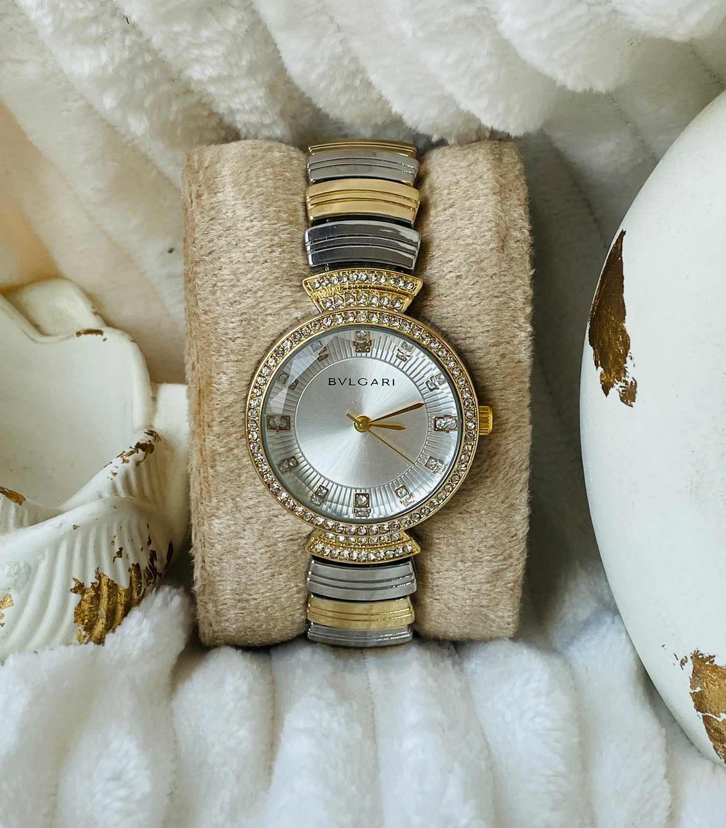 ✨Exquisite White dial silverxgold strap crystal studded bvl watch✨