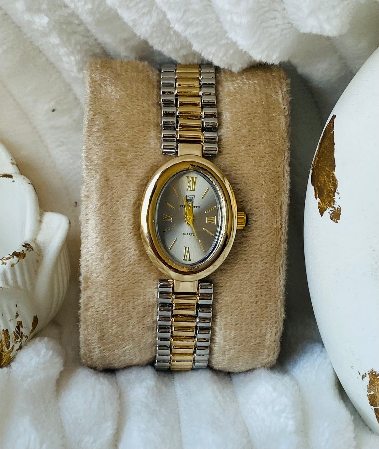 ✨ Exquisite Silver Dial GoldxSilver Strap True Worth Watch✨