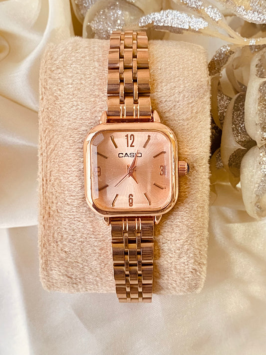 ✨Exclusive Rose Gold Rose Dial Casio chain Watch✨