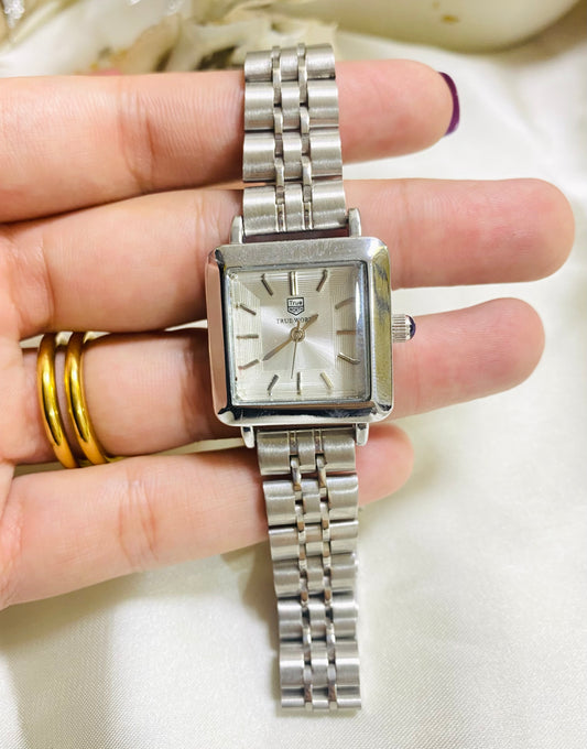 ✨Exclusive Grey Dial Silver Chain True worth Watch✨