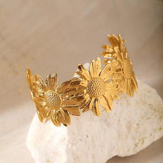 ✨Stainless steel Gold Chunky Floral Adjustable Cuff Bracelet ✨