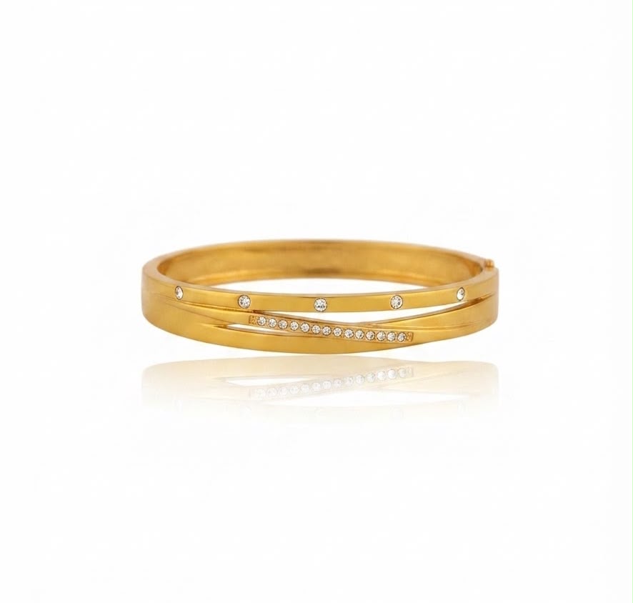 ✨Stainless steel Gold Zirconia studded Cuff Bracelet ✨