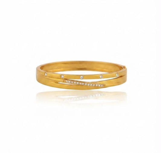 ✨Stainless steel Gold Zirconia studded Cuff Bracelet ✨