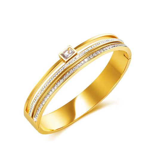 ✨Stainless steel Zircon studded Gold Carte Cuff Bracelet ✨