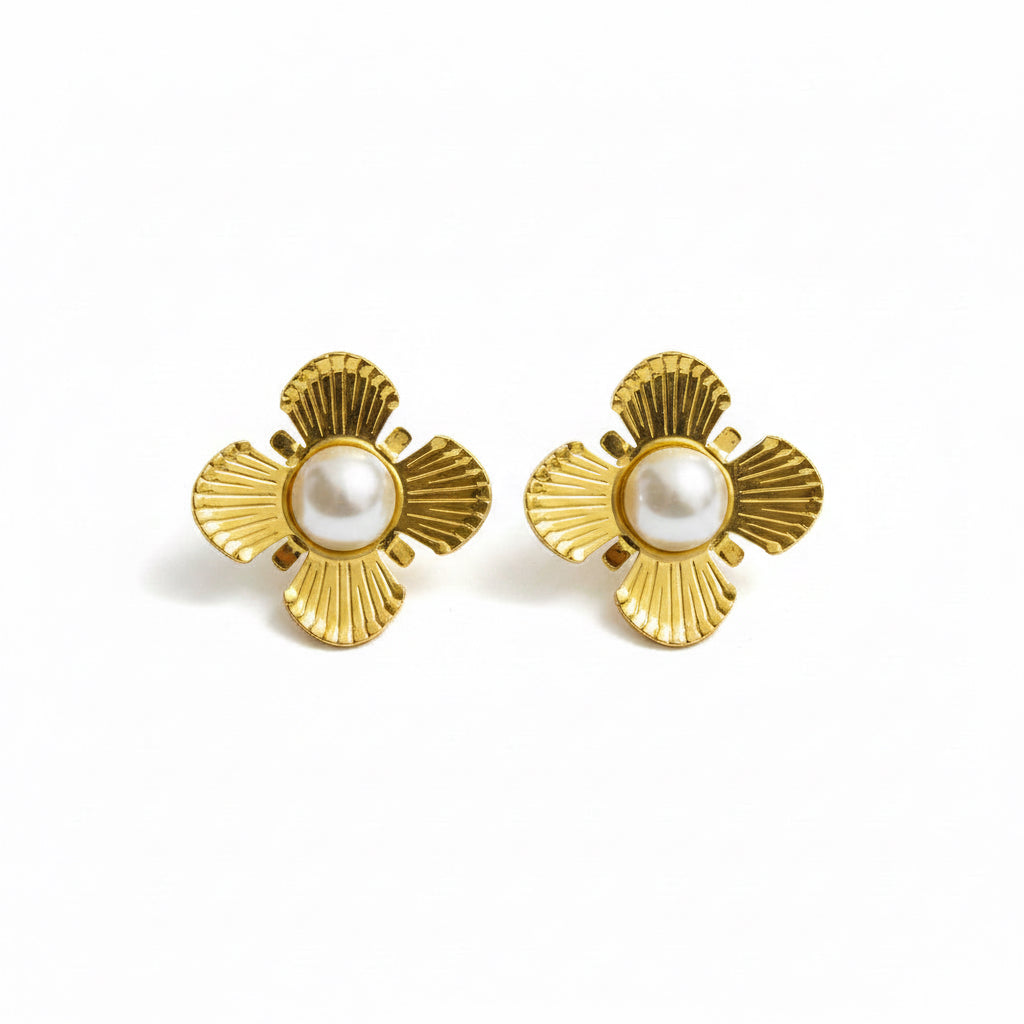 ✨Stainless steel Gold Pearl Floral Earrings ✨