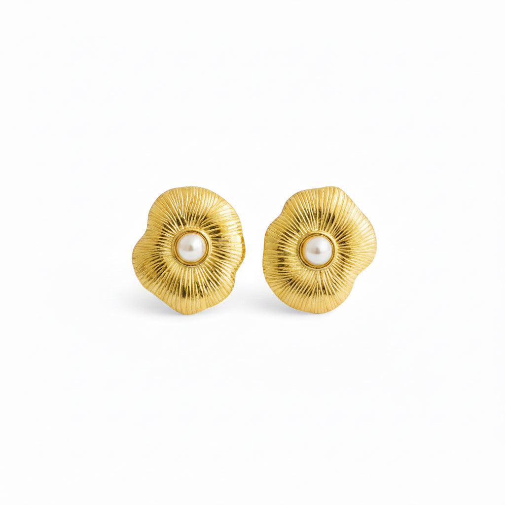✨Stainless steel Gold Pearl Floral Earrings ✨