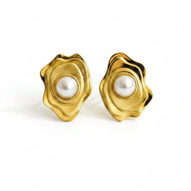 ✨Stainless steel Gold Pearl Floral Earrings ✨