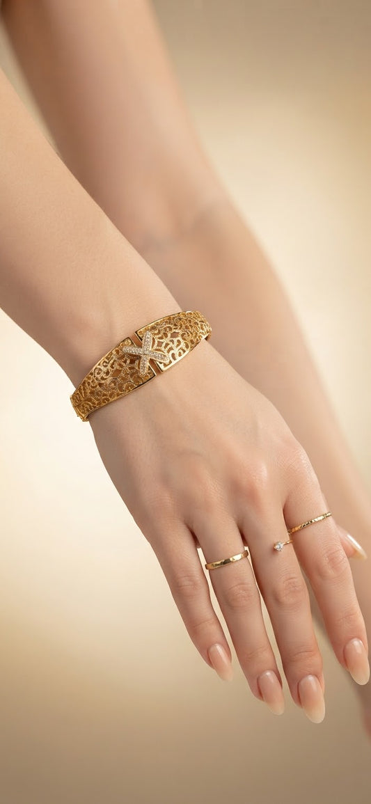 ✨Stainless steel Gold Zirconia studded Emaar 18k Cuff Bracelet ✨