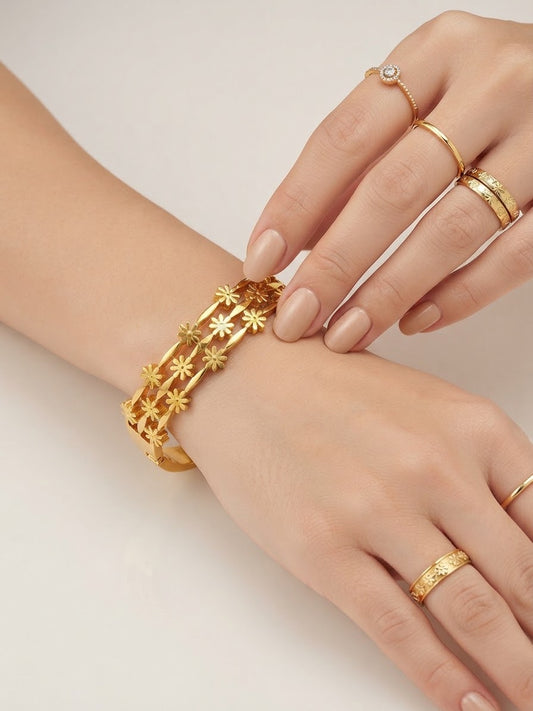 ✨Stainless steel Gold Floral Cuff Bracelet ✨