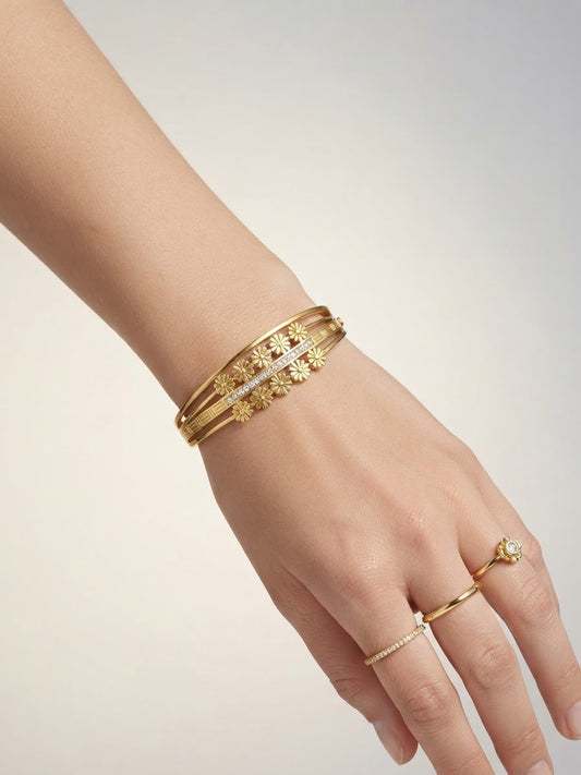 ✨Stainless steel Gold Crystal Studded floral Cuff Bracelet✨
