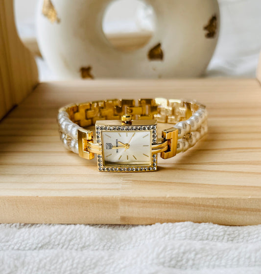 ✨ Exquisite Gold Pearl White Dial Trueworth Chain Watch ✨