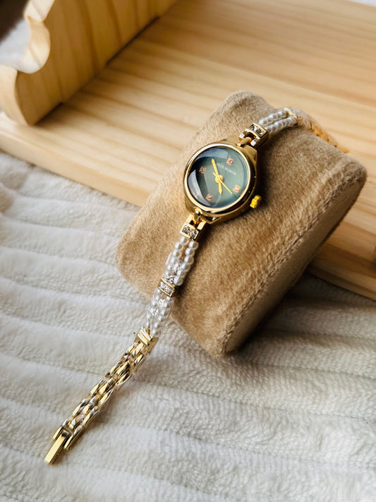 ✨Exquisite Gold Pearl Emerald Dial True Worth Chain Watch ✨